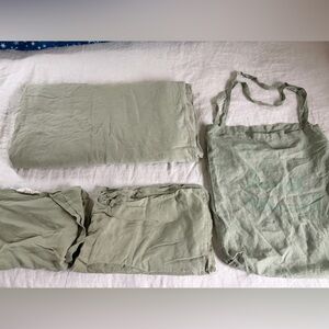Dazed but Amazed linen set